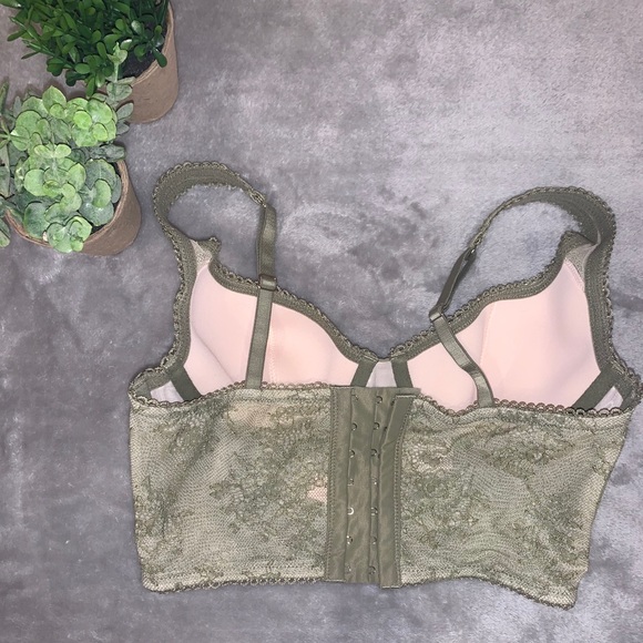 BRAND NEW VICTORIA SECRET LINGERIE TOP - Picture 2 of 4